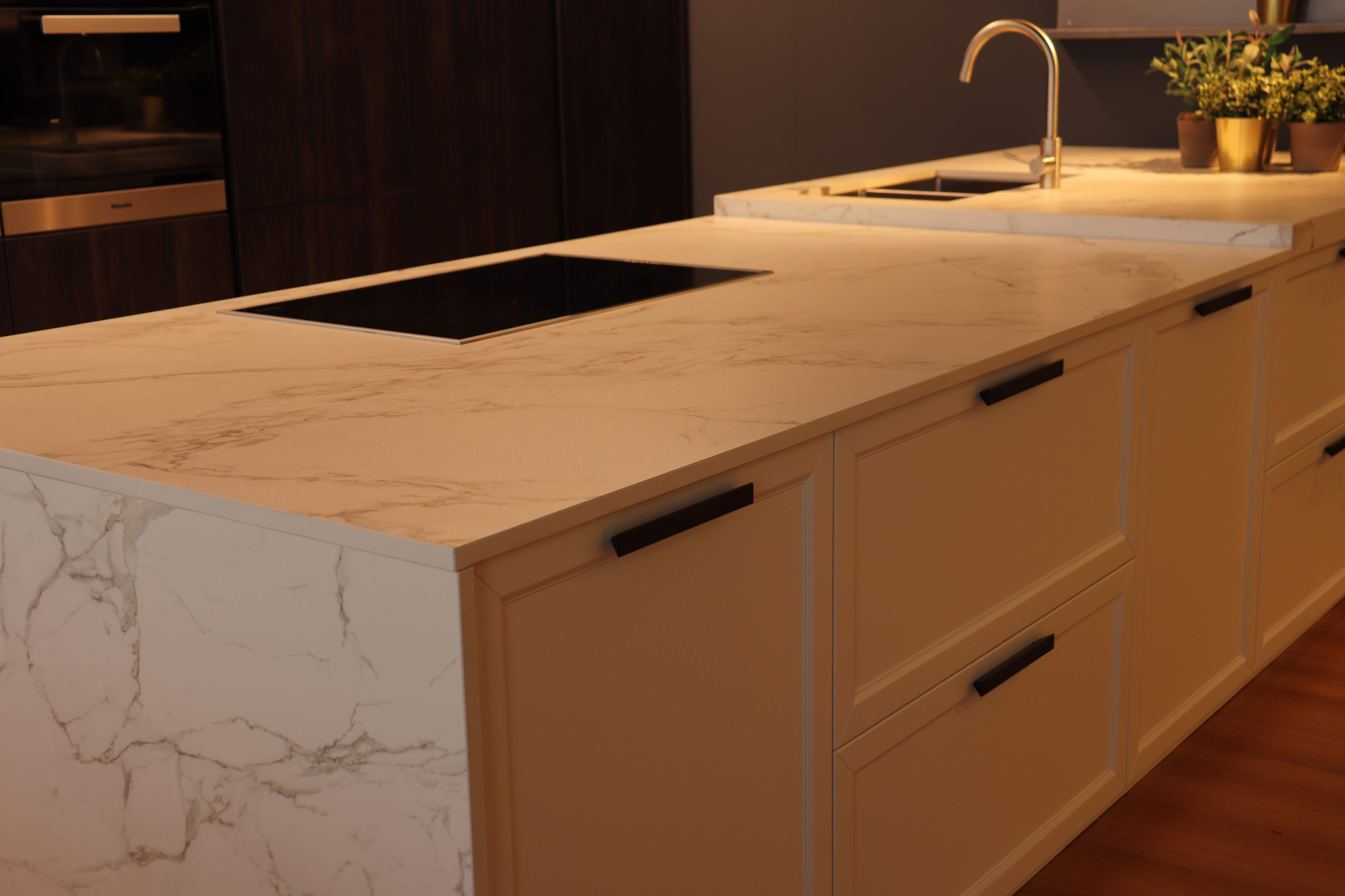 Cucina in Dekton in esposizione: Showroom Abitare Brambilla